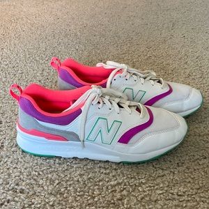 New Balance Tennis Shoes